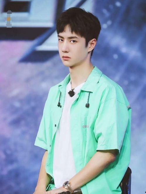 王一博群演爆料视频,揭秘明星幕后幕后故事 第2张 王一博群演爆料视频,揭秘明星幕后幕后故事 第2张